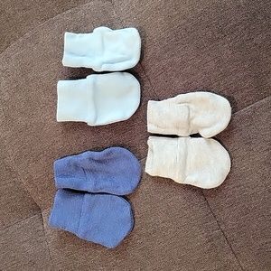 NWOT Newborn Cotton Mittens